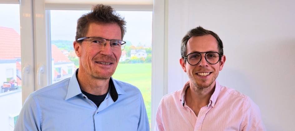 Uwe Walcher und Mario Holzinger im Handelsblatt-Artikel über WebQuantum-Erfahrungen